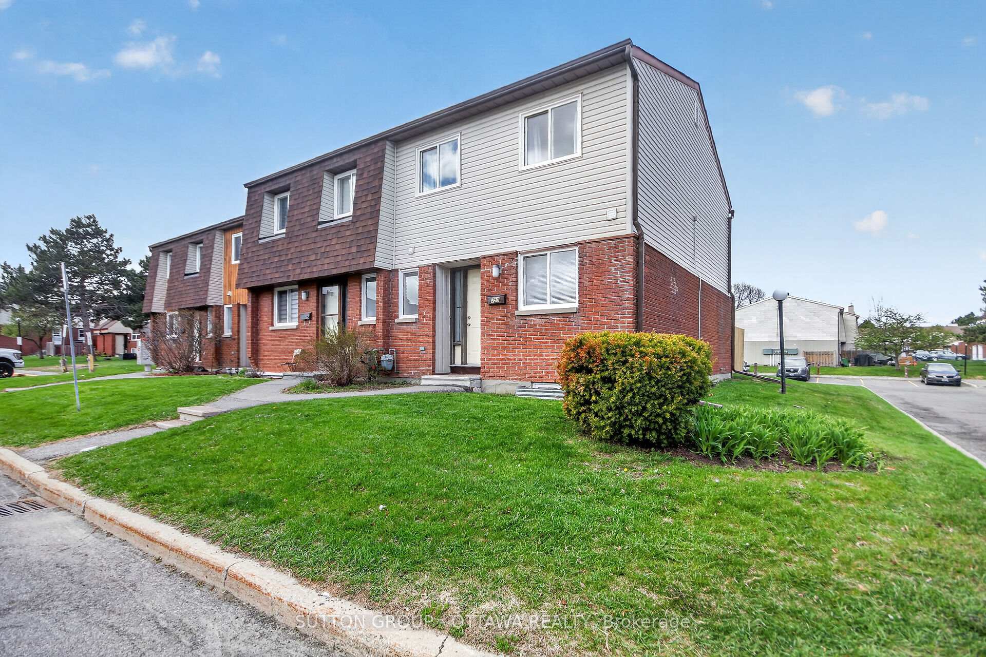 79 - 35D Woodvale Green Ottawa Ontario Canada Sale residential Jeff Birchmore Sutton Group Ottawa Realty, Brokerage*