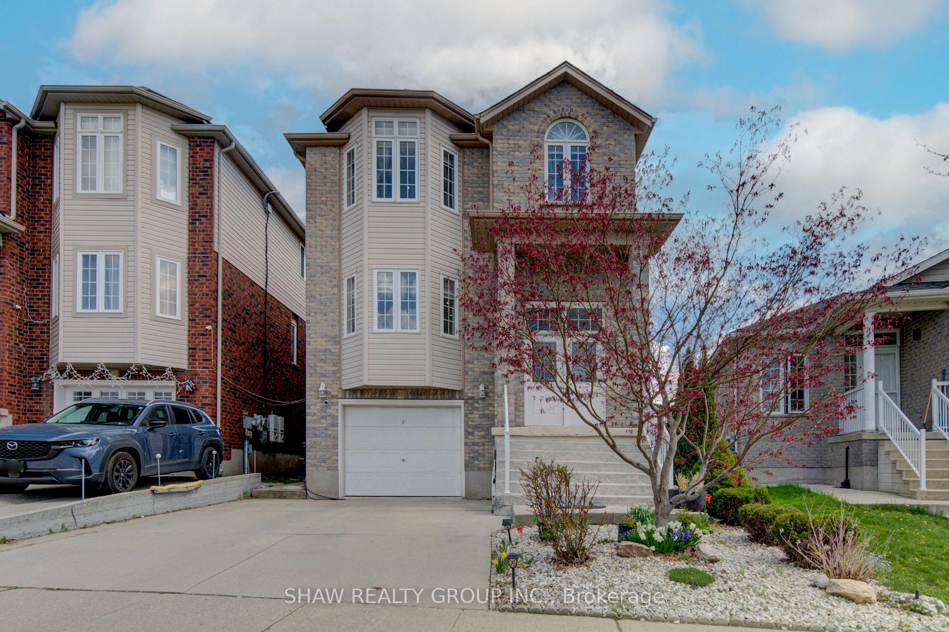32 Lena Crescent Cambridge Ontario Canada Sale residential Renee Blair Sotheby's International Realty Canada