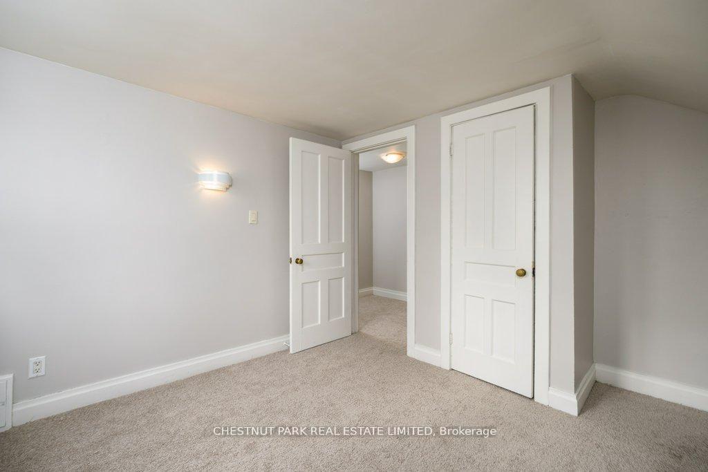 4 Bedroom Other's Image 9