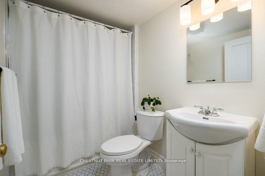 4 Bedroom Other's Image 7