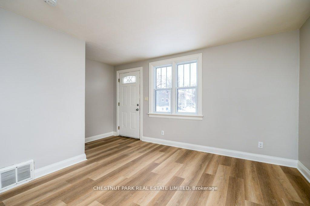 4 Bedroom Other's Image 6