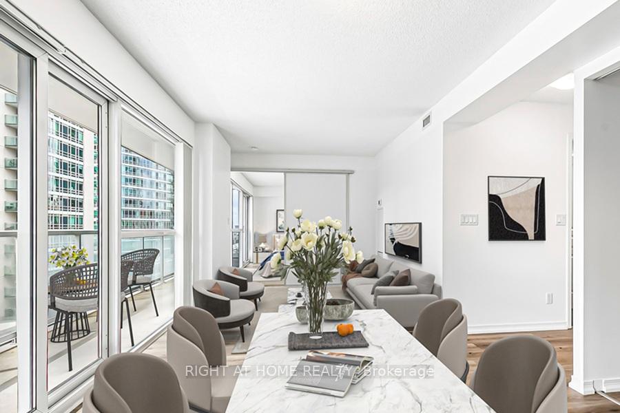 506 - 352 FRONT Street W Toronto Ontario Canada Sale residential Moyeen Syed Right at Home Realty, Brokerage*