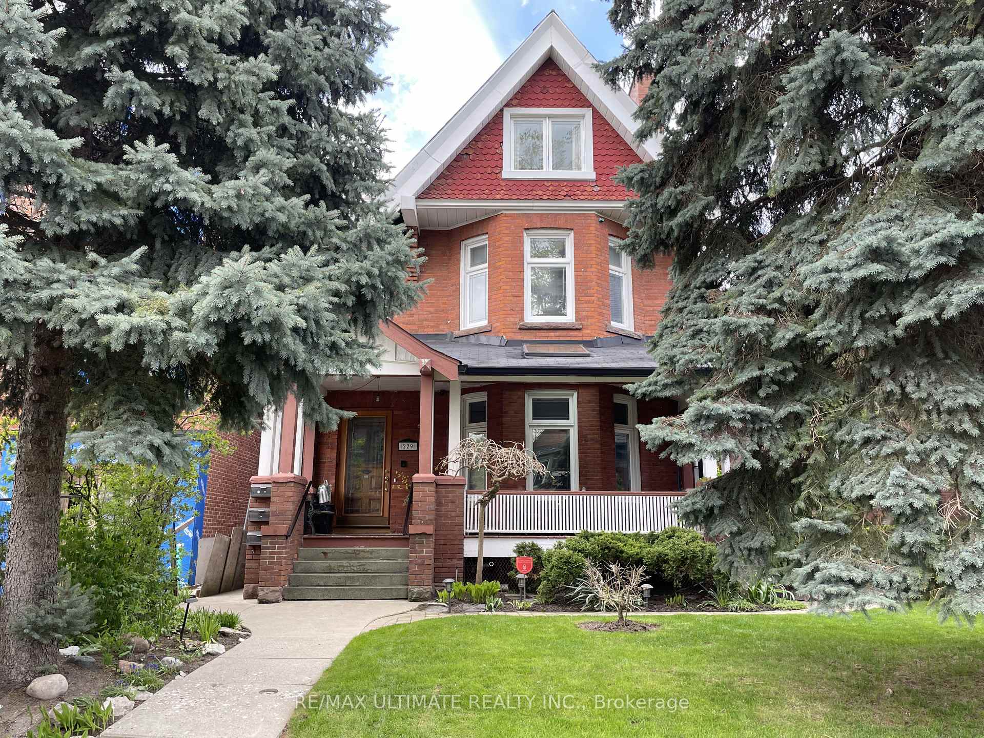 229 Rusholme Road Toronto Ontario Canada Rent residential Gilbert Lopes RE/MAX Ultimate Realty, Brokerage *