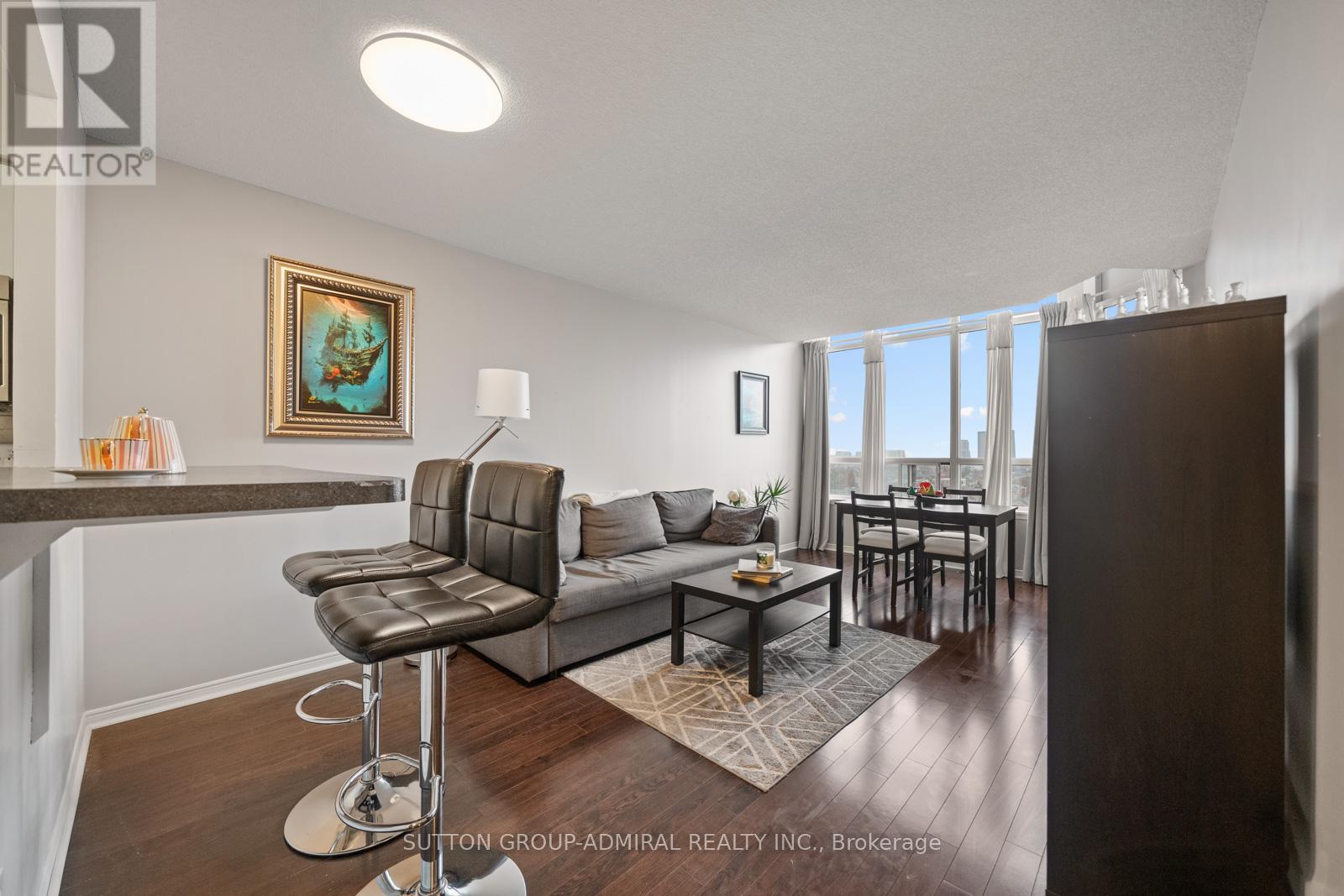 1103 - 81 Townsgate Drive Vaughan Ontario Canada Sale residential Leonard Selvaratnam Sutton Group-Admiral Realty Inc., Brokerage *