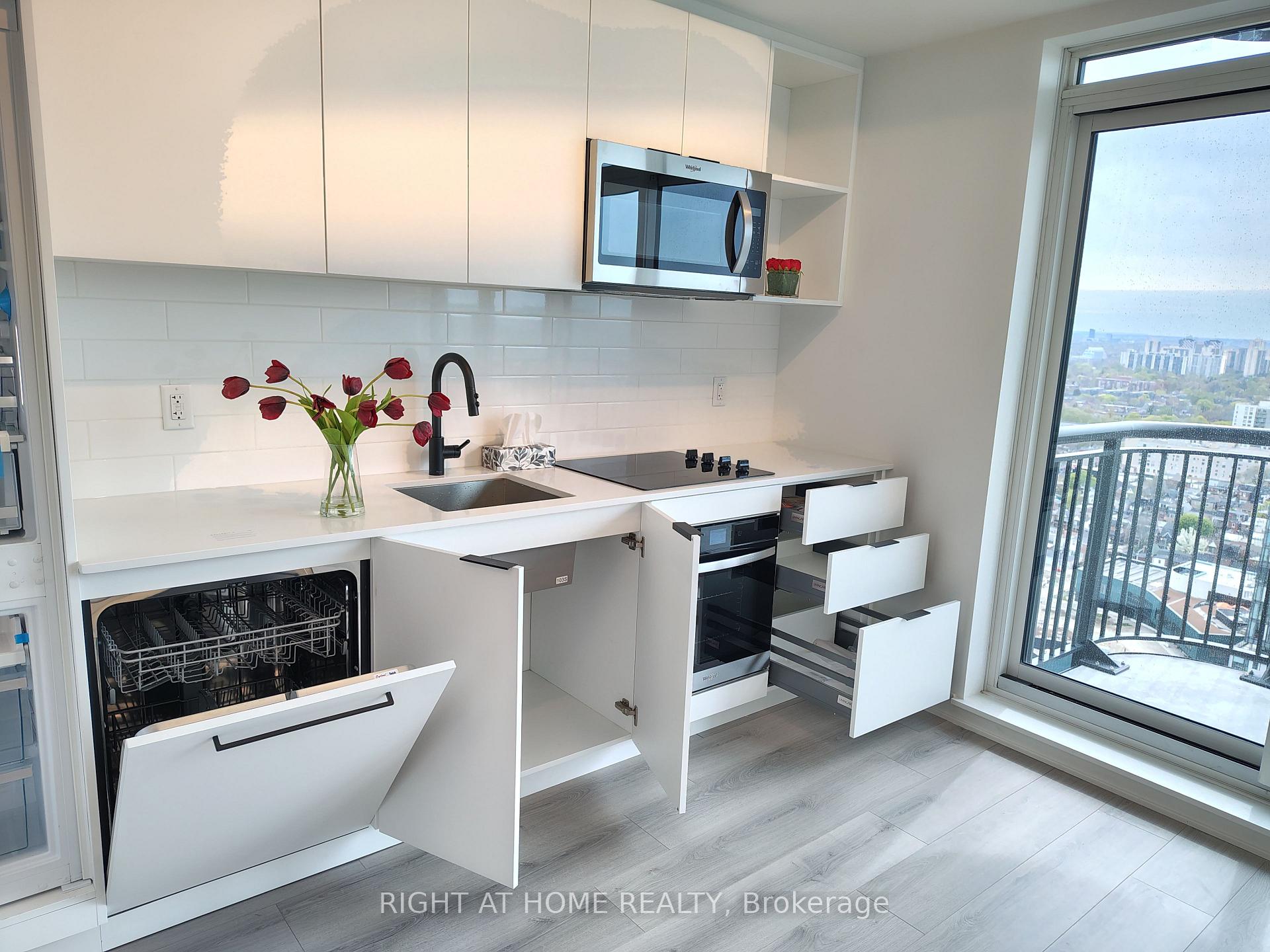 2411 - 1185 Dupont Street Toronto Ontario Canada Rent residential Charles Dow Right at Home Realty, Brokerage*