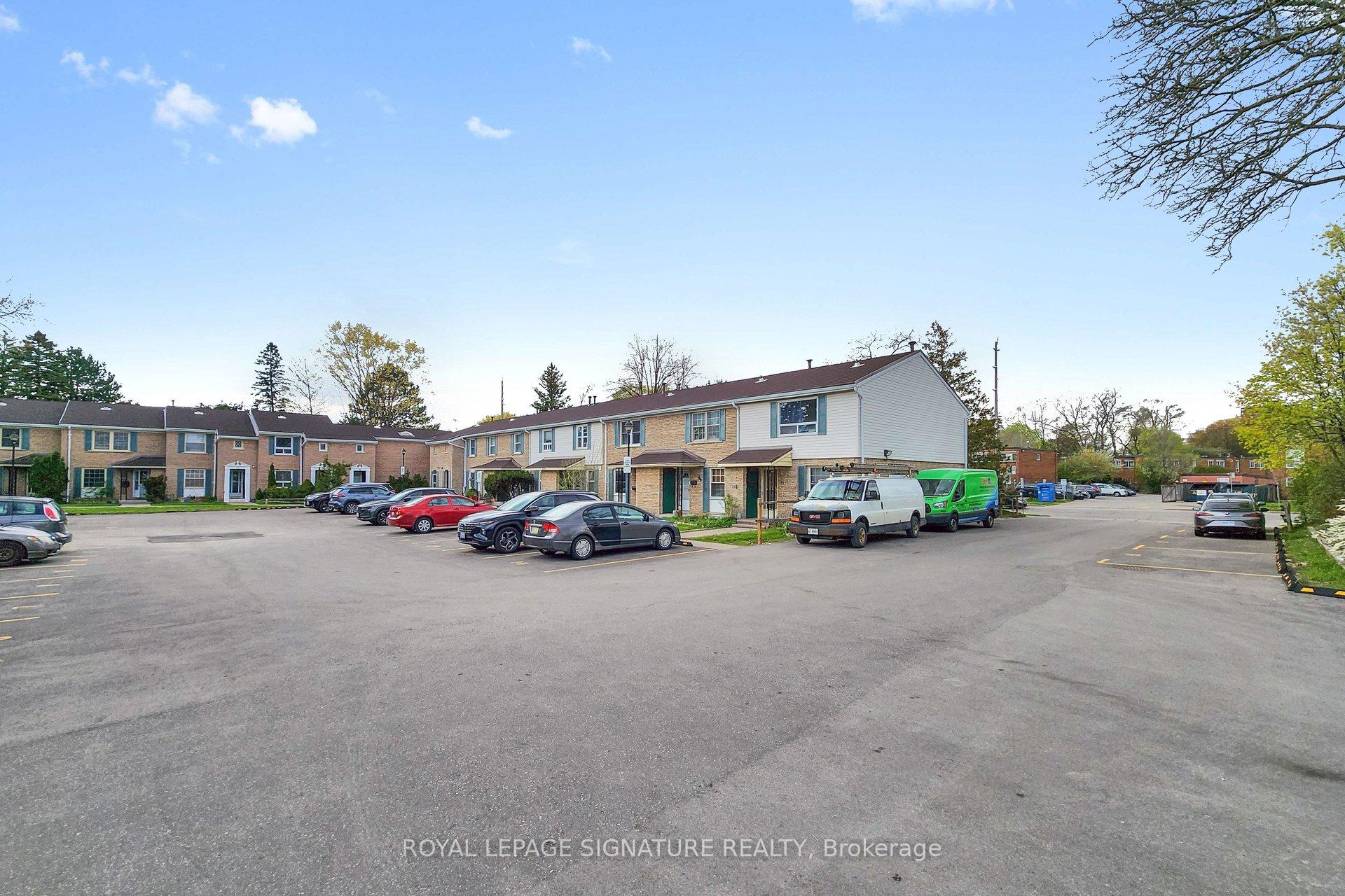43 - 551 Steeles Avenue W Toronto Ontario Canada Rent residential Stephanie Chidiac Royal LePage Signature Realty, Brokerage *