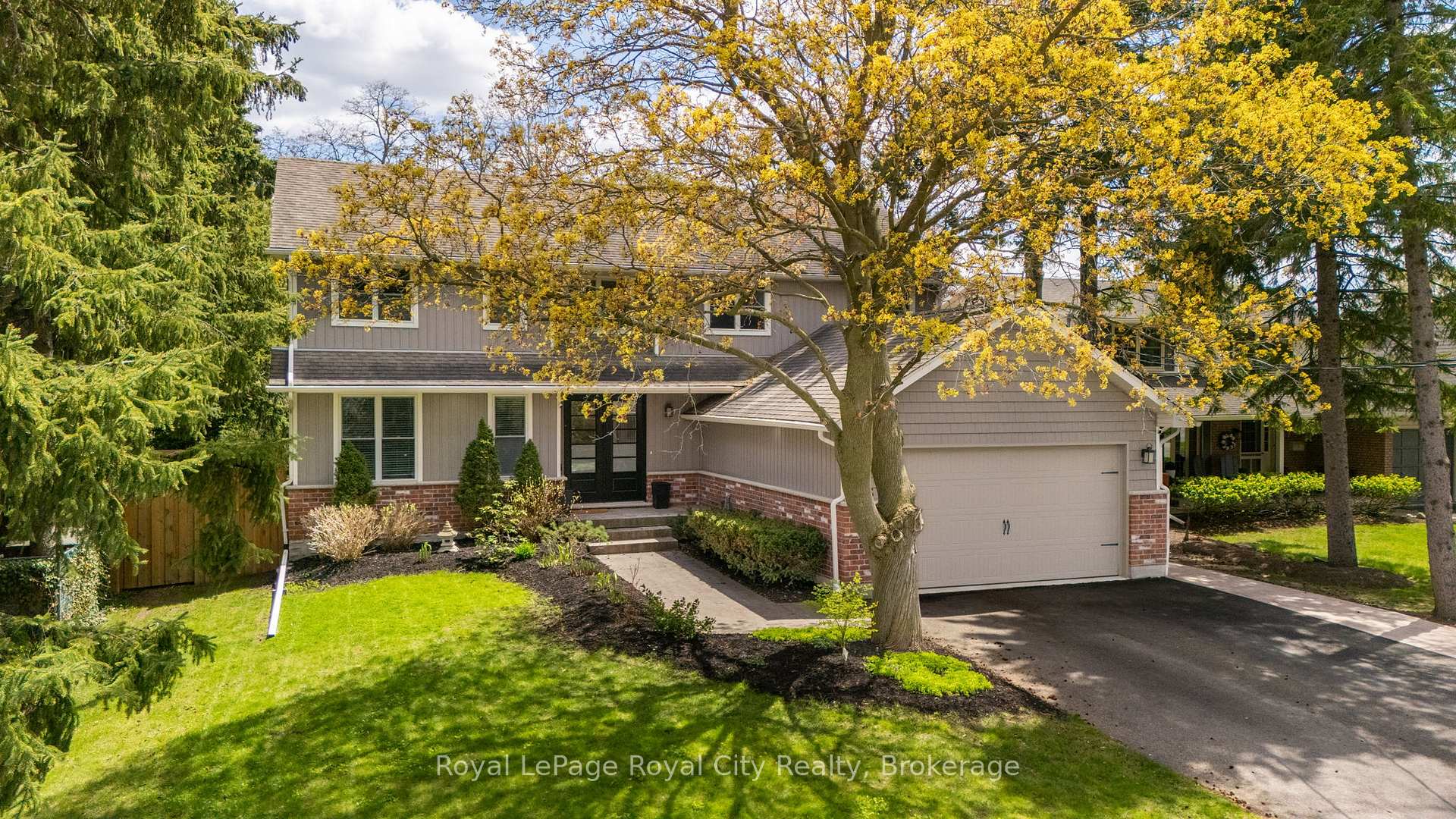 255 Normandy Avenue Waterloo Ontario Canada Sale residential Rob Mansour Red & White Realty Brokerage