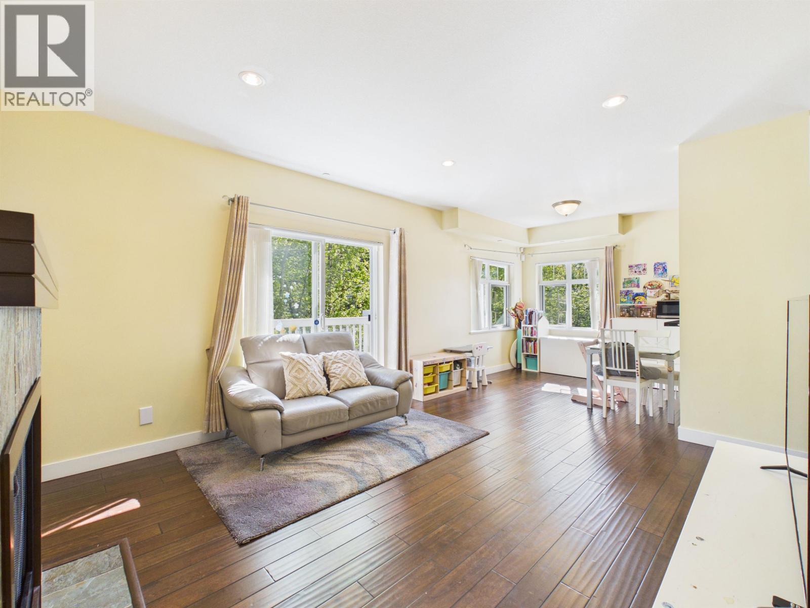 141 7388 MACPHERSON AVENUE Burnaby British Columbia Canada Sale residential ATUSA NEJAD Evergreen West Realty