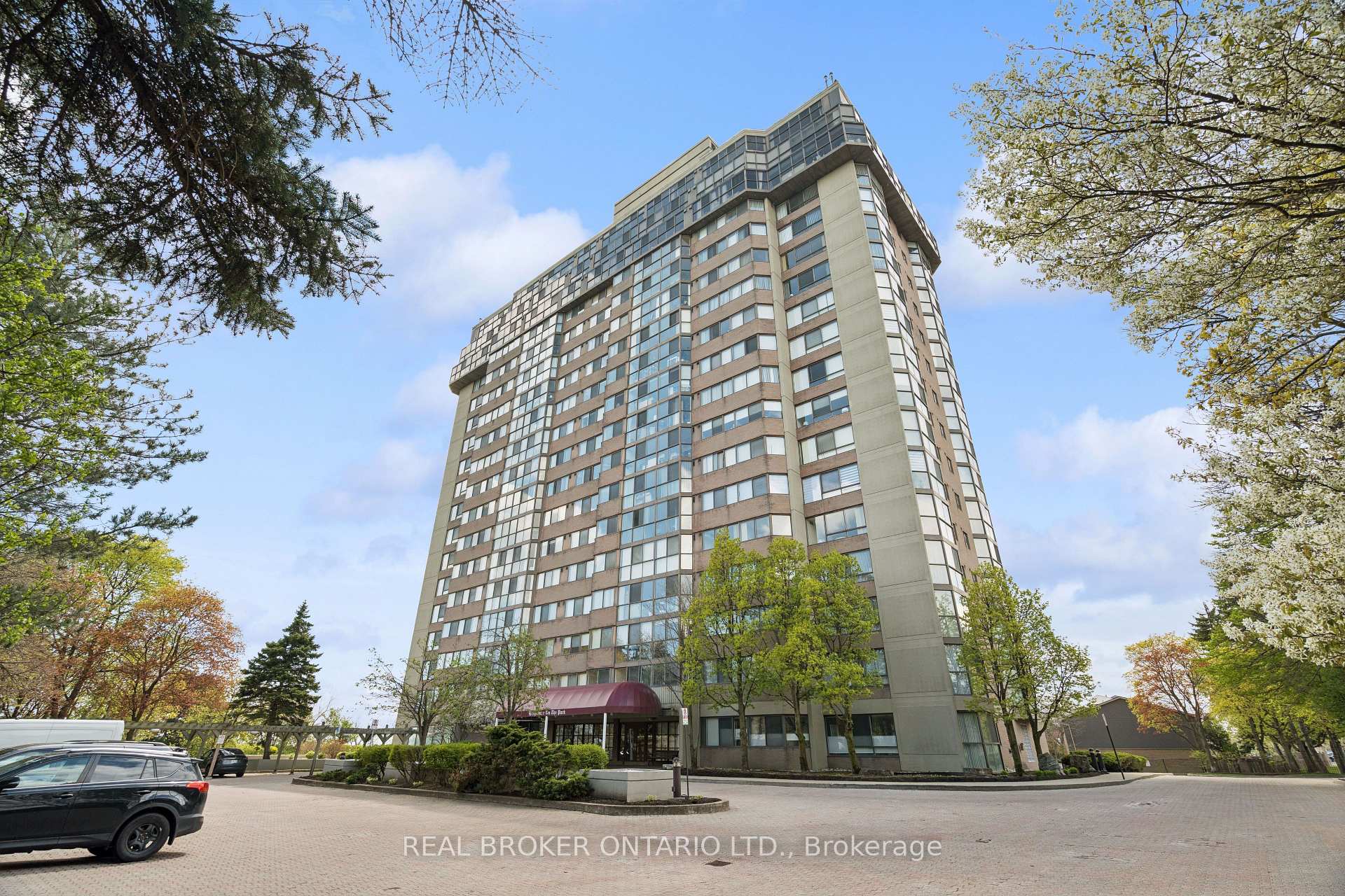 503 - 880 Dundas Street W Mississauga Ontario Canada Sale residential Rick Ohri RE/MAX Realty Specialists Inc., Brokerage *
