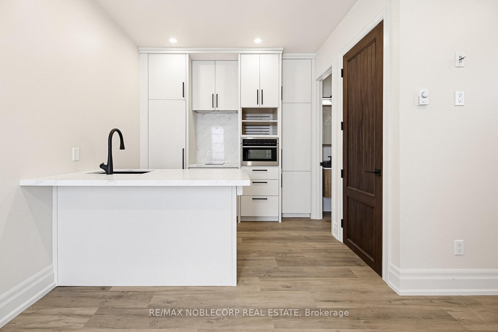 5 - 108 Enderby Road Toronto Ontario Canada Rent residential Maria Bifolchi Re/Max Noblecorp Real Estate, Brokerge*