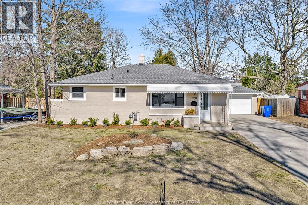 2692 EVERTS Windsor Ontario Canada Sale residential Nevena Malivuk Right at Home Realty, Brokerage*