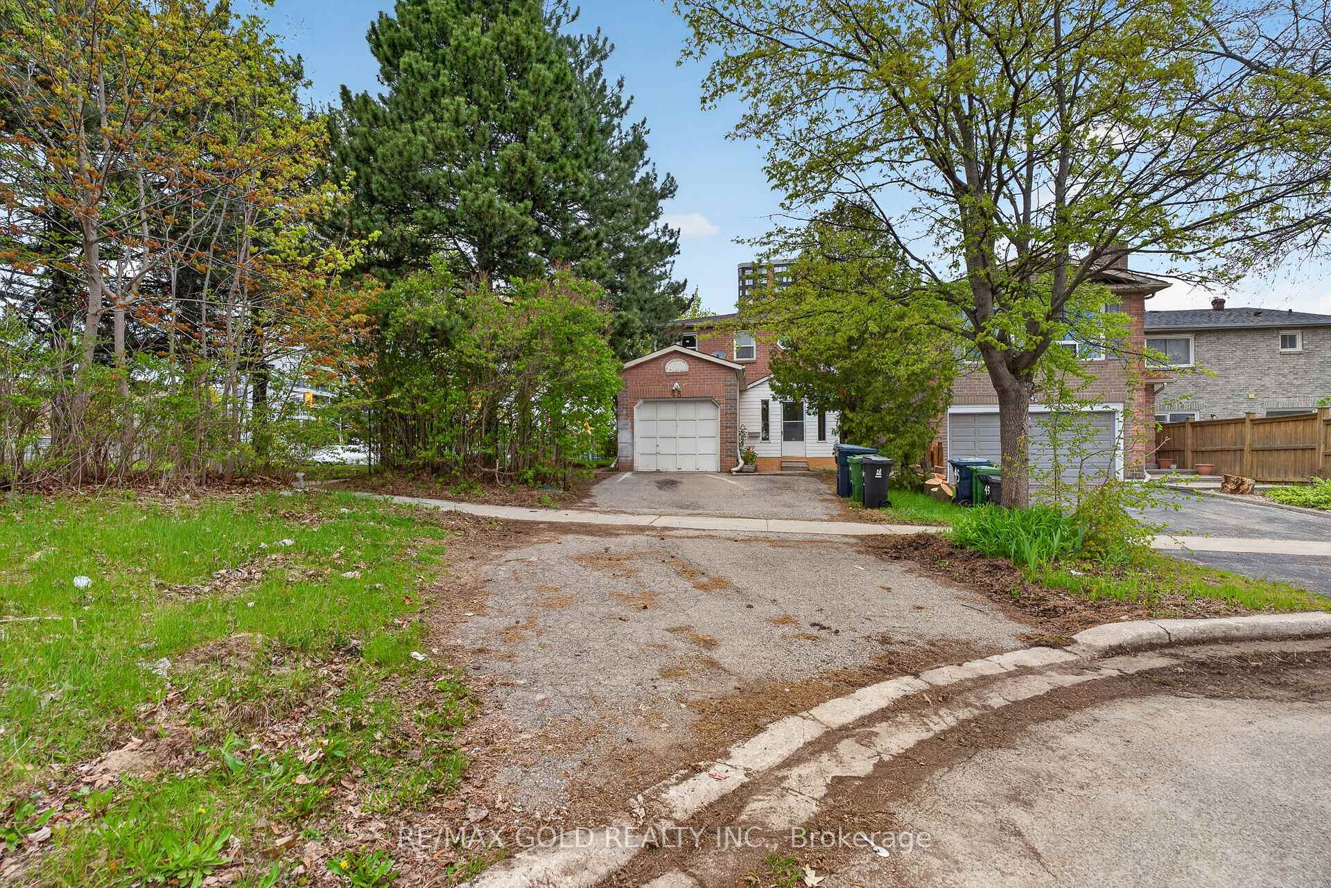 43 Saintsbury Square Toronto Ontario Canada Rent residential Rashminder Chadha RE/MAX Gold Realty Inc., Brokerage*