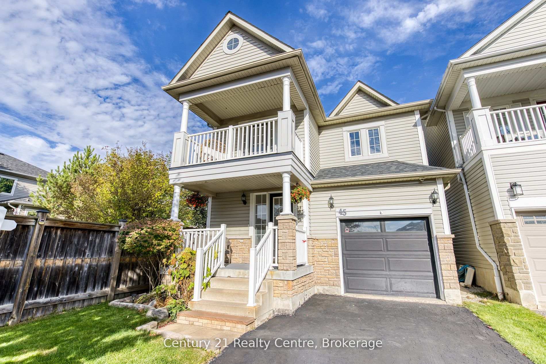 45 Hatch Street E Whitby Ontario Canada Sale residential Namita Singh Right at Home Realty, Brokerage*