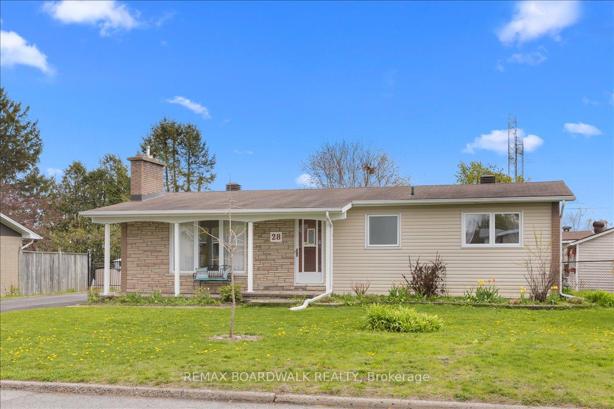 28 Glenmanor Drive Ottawa Ontario Canada Sale residential Ray Johnson HomeLife Capital Realty Inc., Brokerage*