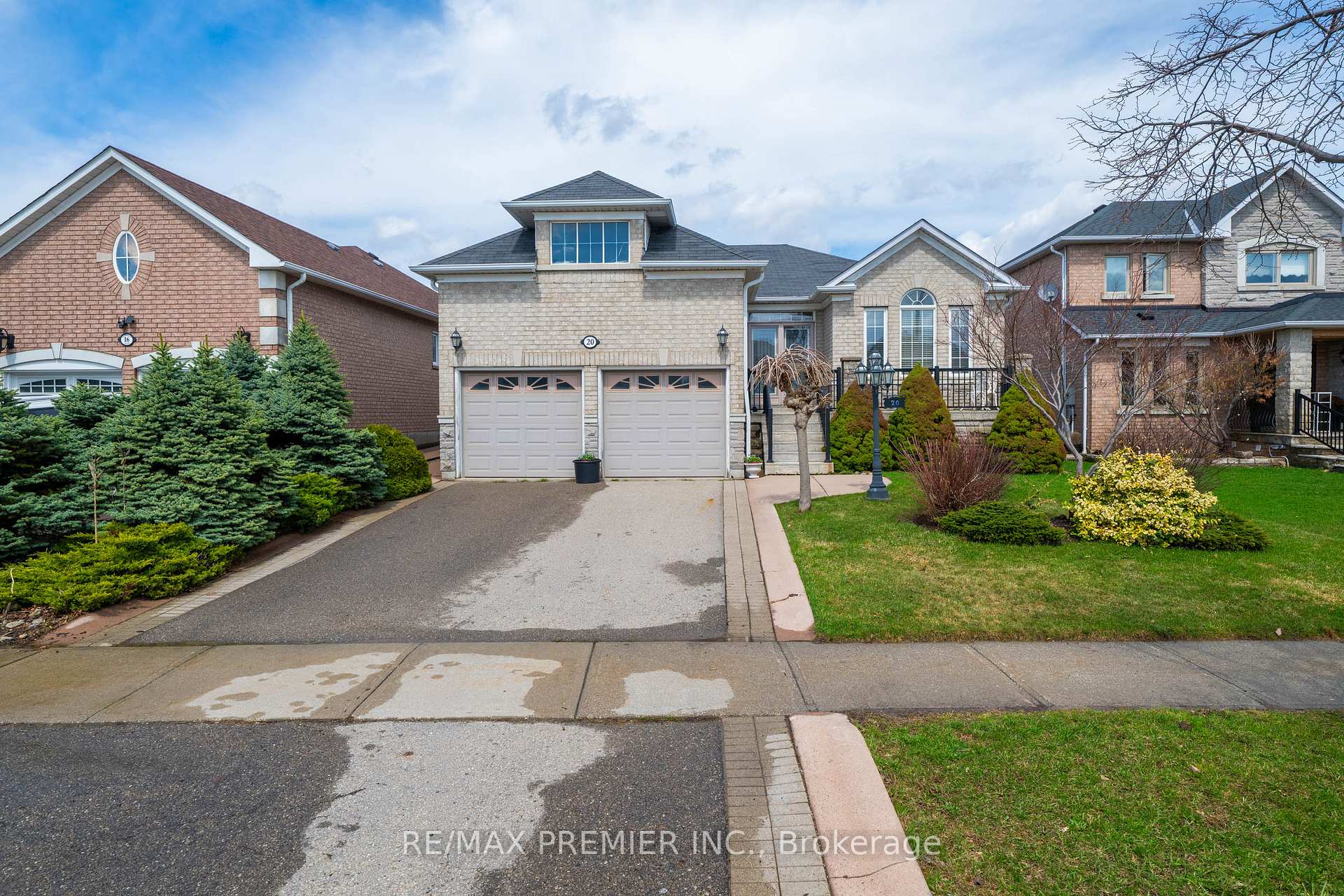 20 Drummond Drive Vaughan Ontario Canada Sale residential Millennium Group Right at Home Realty, Brokerage*