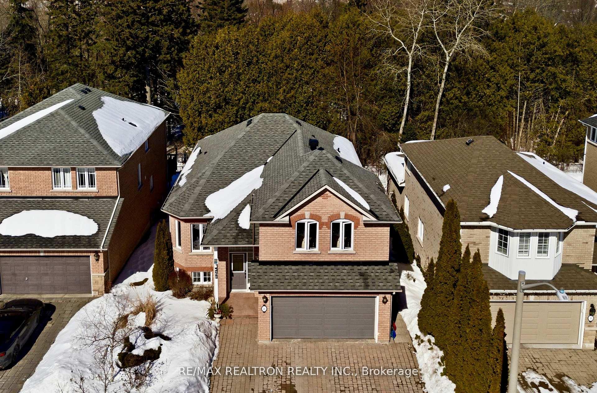 28 Headwater Crescent Richmond Hill Ontario Canada Sale residential Millennium Group Right at Home Realty, Brokerage*