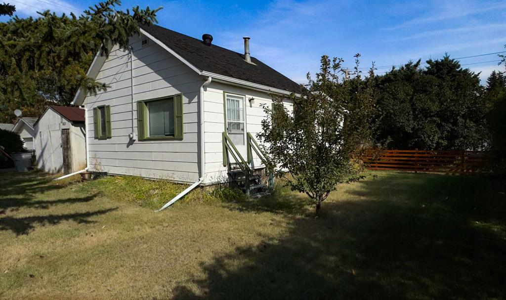 1025 14 ST Wainwright Alberta Canada Sale residential   Helping you find a home to fill with Life, Laughs & Love