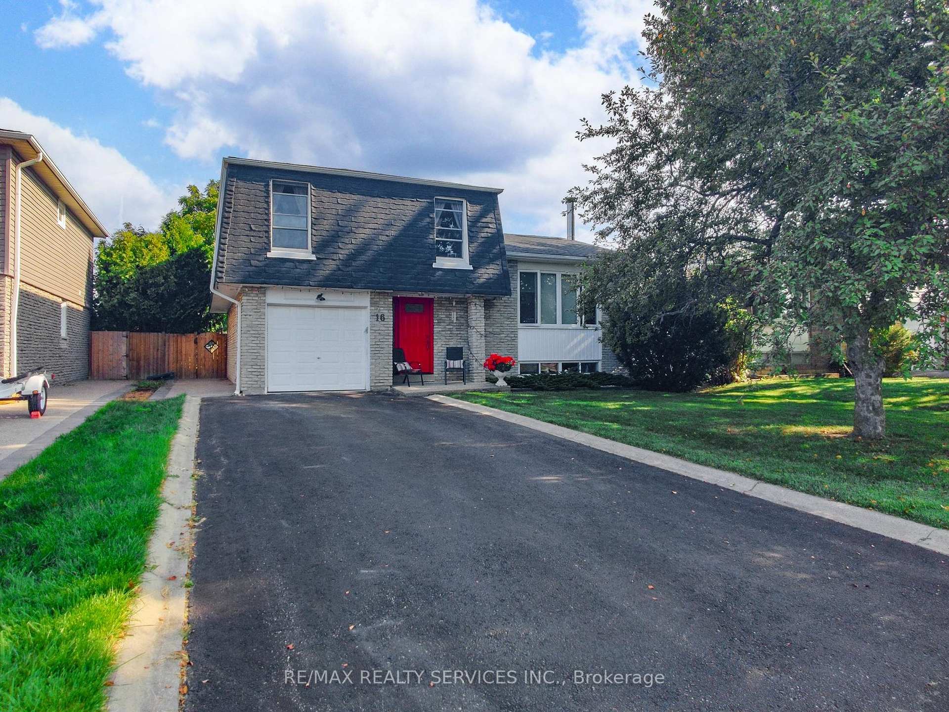 16 Grassington Crescent Brampton Ontario Canada Sale residential Paul Cheema RE/MAX Realty Services Inc., Brokerage*