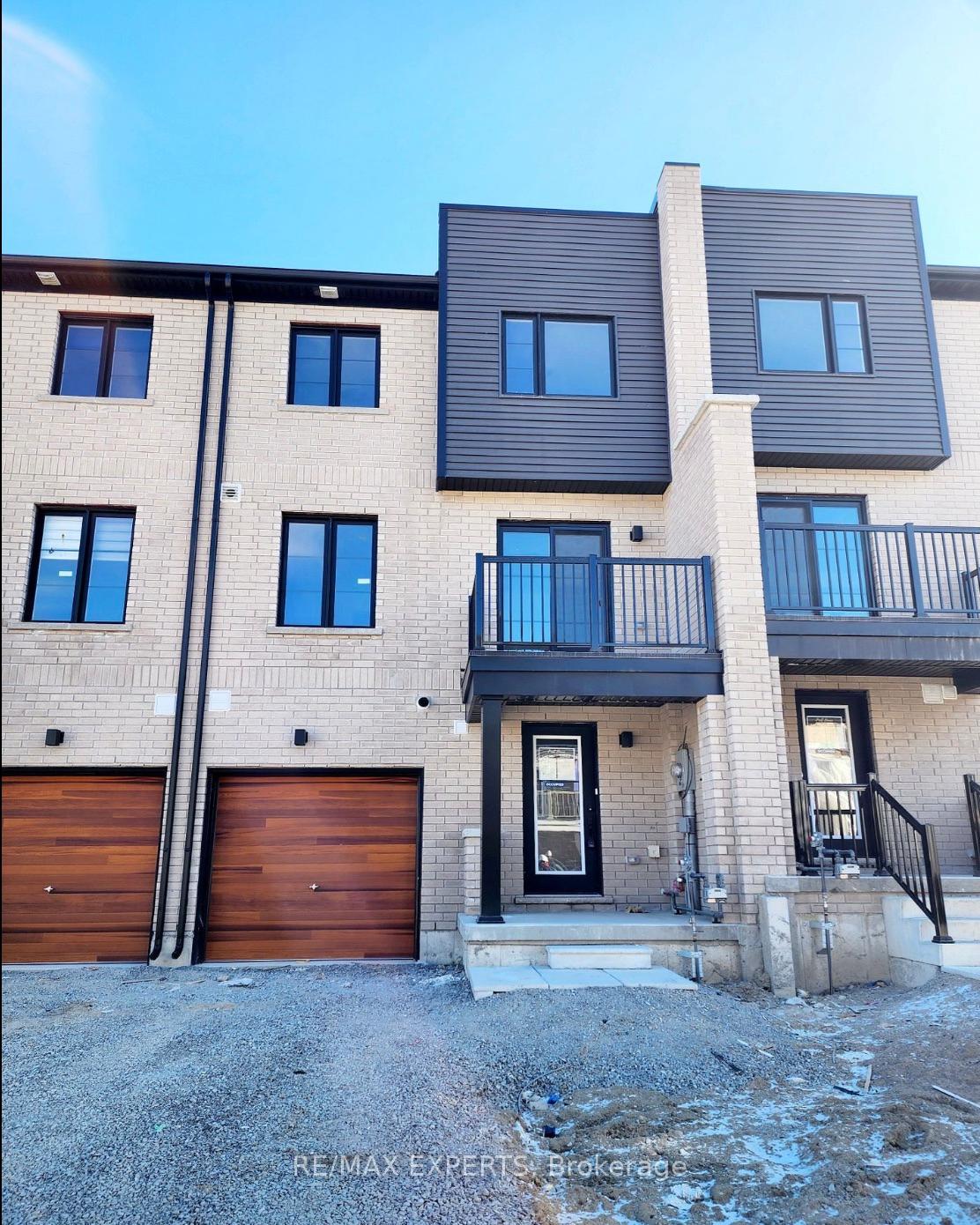 32 Silo Mews Barrie Ontario Canada Sale residential Francesco De Dominicis Re/Max Experts, Brokerage*