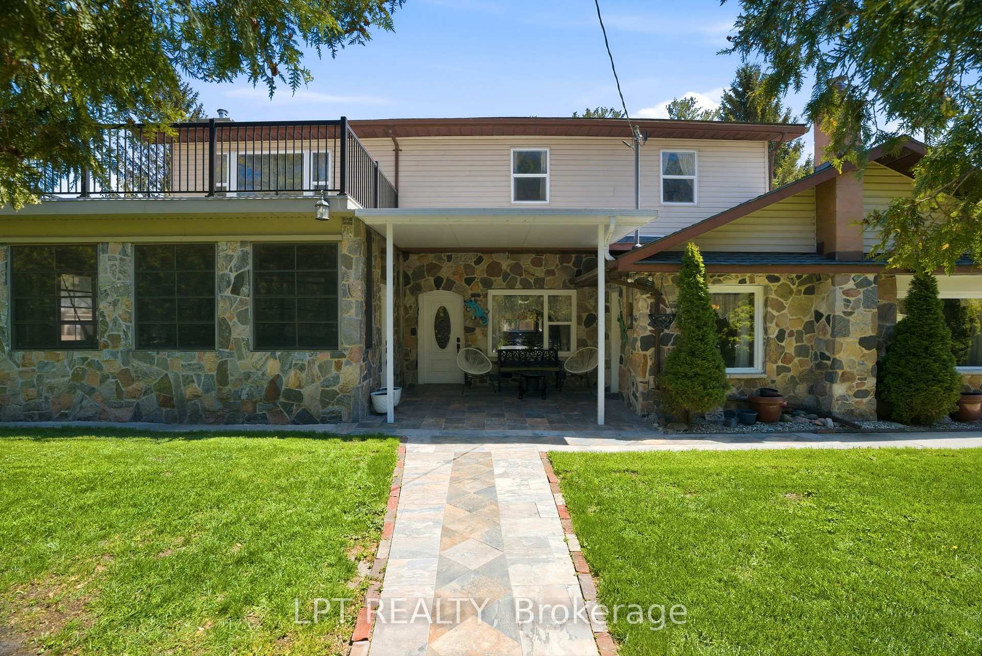 9996 Huron Street Lambton Shores Ontario Canada Sale residential Steve Riddell SUTTON GROUP - SMALL TOWN TEAM REALTY INC. BROKERAGE*