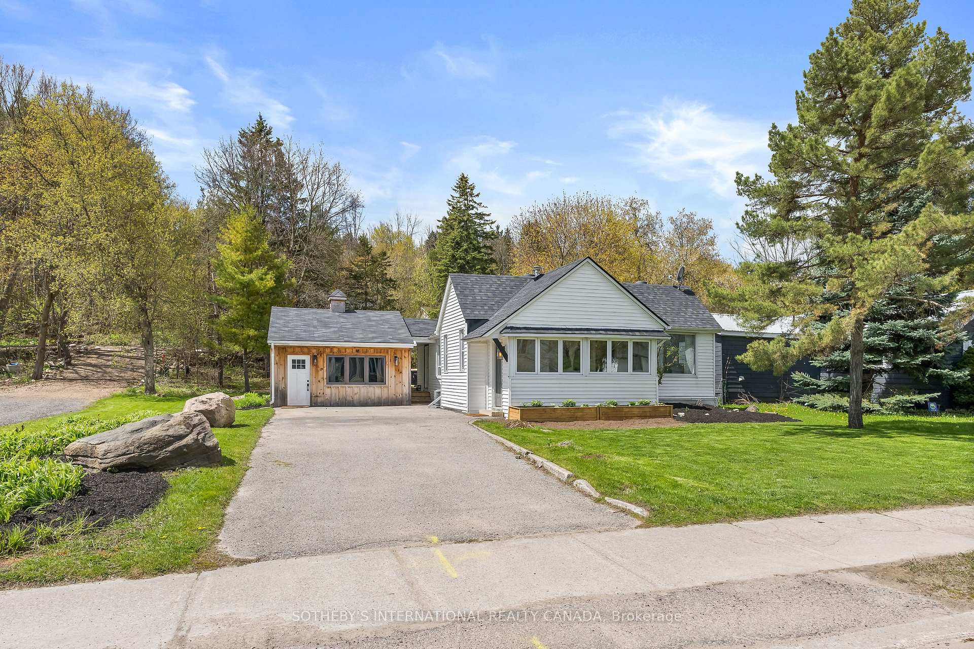 18 Main Street Erin Ontario Canada Sale residential Jo-Ann Folino SOTHEBY'S INTERNATIONAL REALTY CANADA