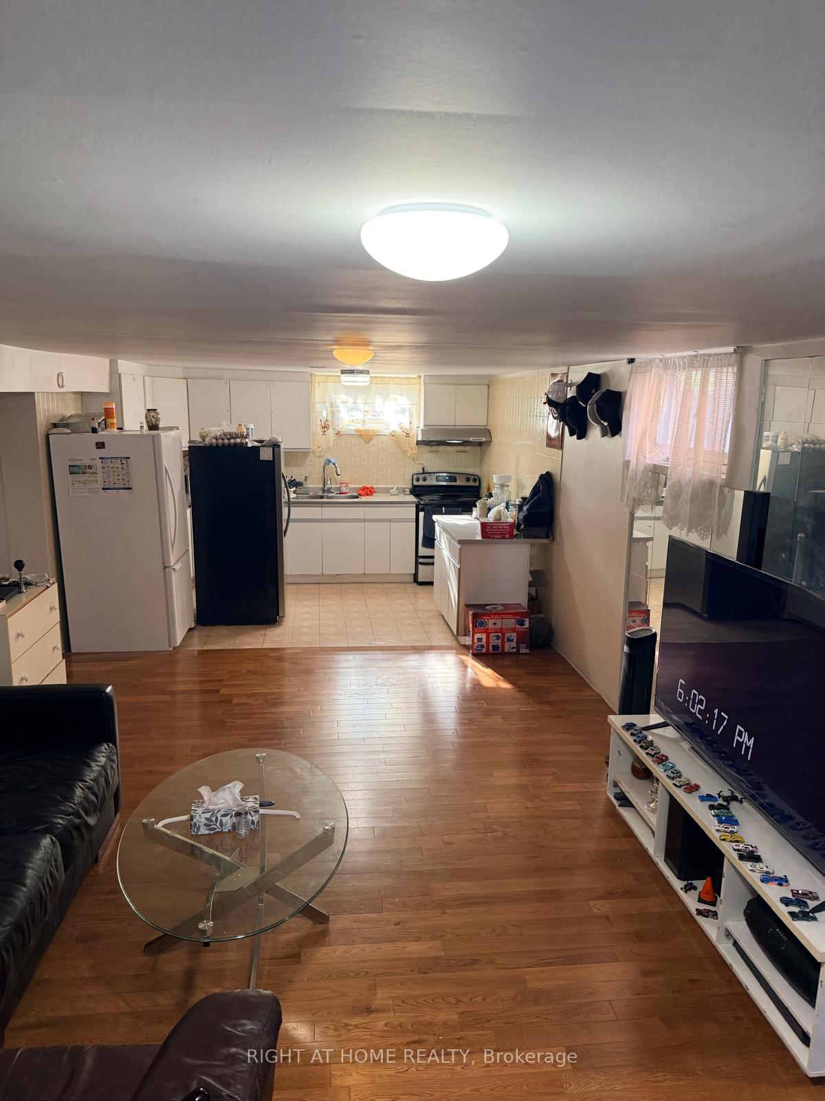 22 Blue Haven Crescent Toronto Ontario Canada Rent residential Ramin Alokozay Right at Home Realty, Brokerage*