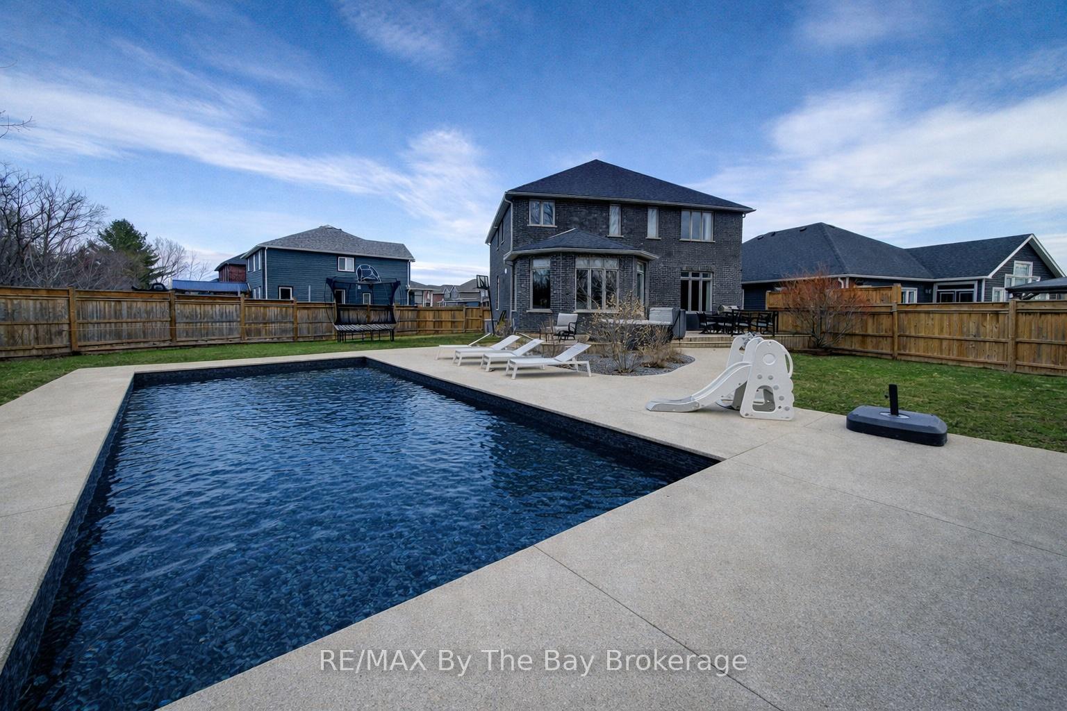 39 Gilpin Crescent Collingwood Ontario Canada Sale residential   The Picot Team - Chestnut Park Real Estate Brokerage