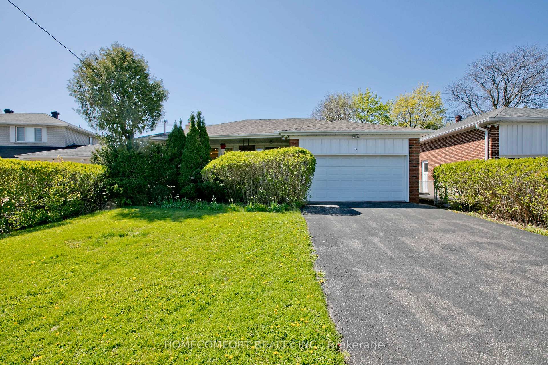 19 Oldborough Circle Toronto Ontario Canada Sale residential Fabian Roberts HomeLife/Realty One Ltd., Brokerage