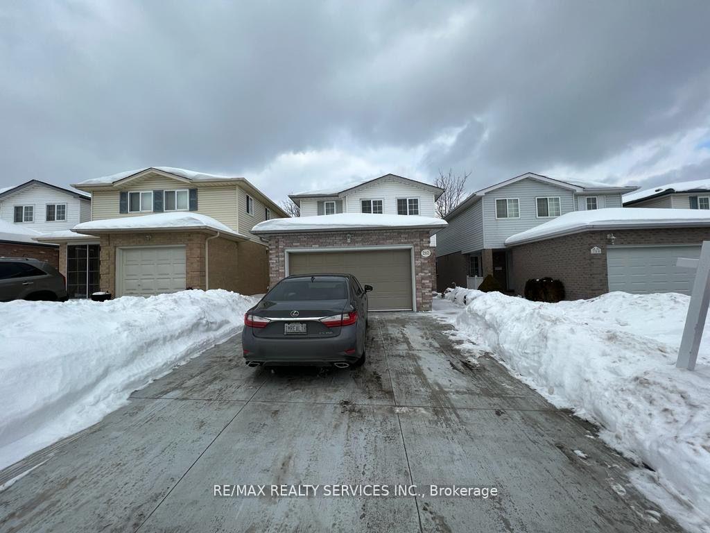 282 Bankside Drive Kitchener Ontario Canada Rent residential Marlene De Sousa RE/MAX Realty Services Inc., Brokerage*