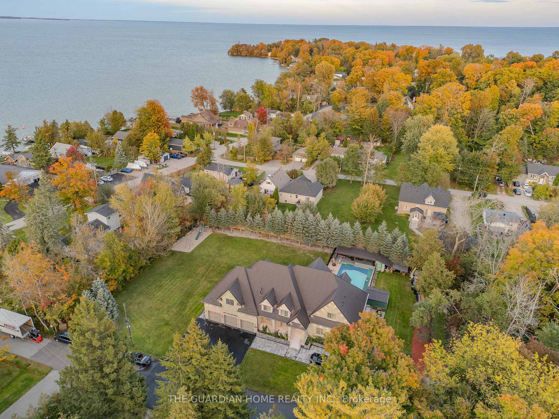 3965 Algoma Avenue Innisfil Ontario Canada Sale residential Melanie Martyn Right at Home Realty, Brokerage*