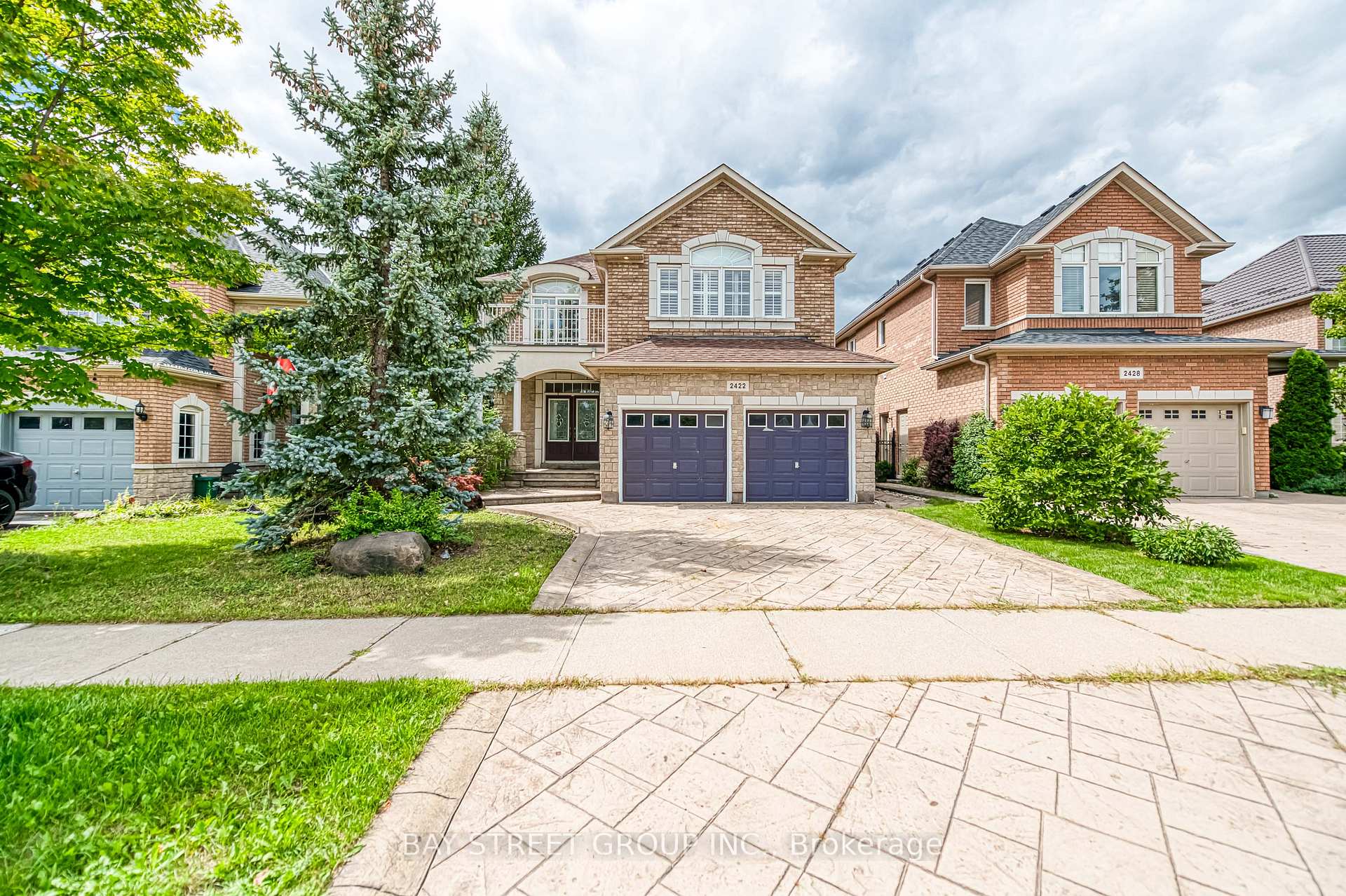 2422 Hertfordshire Way Oakville Ontario Canada Sale residential Adele McGovern RE/MAX West Realty Inc., Brokerage *