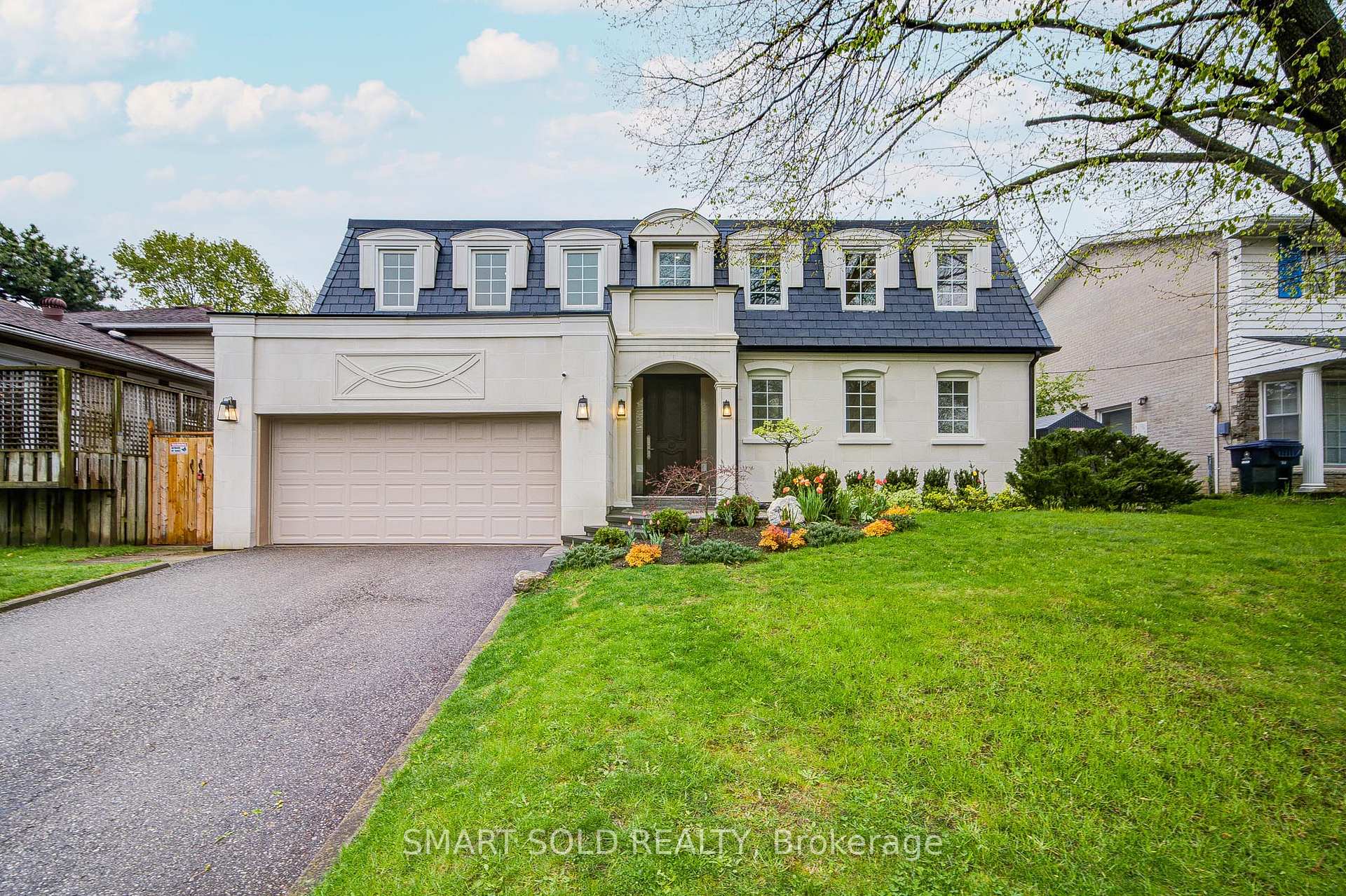 4 Knollview Crescent Toronto Ontario Canada Sale residential Varun Sirohi HomeLife Superstars Real Estate Ltd., Brokerage*