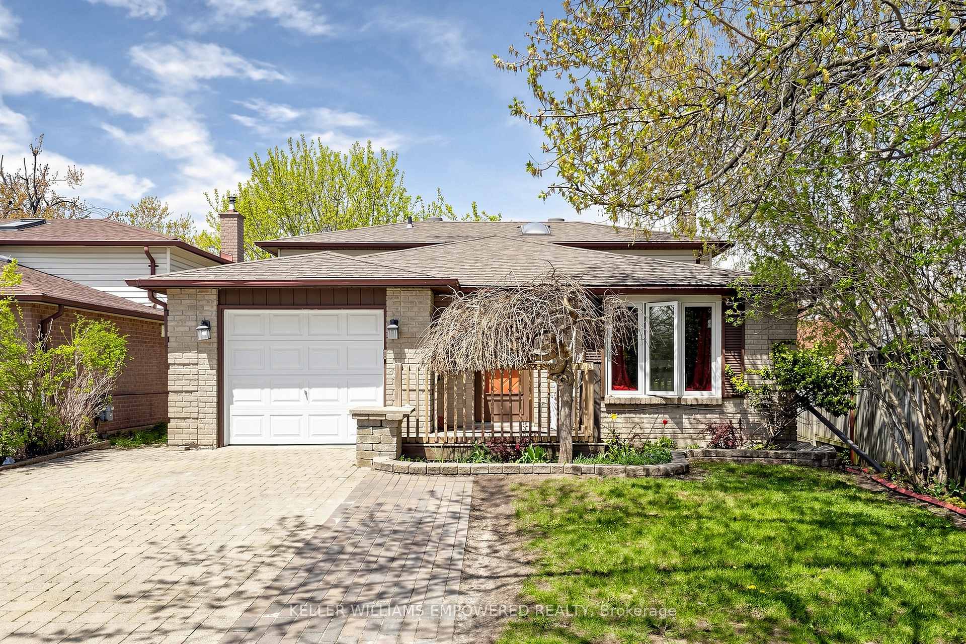 40 Doris Drive Barrie Ontario Canada Sale residential Melanie Martyn Right at Home Realty, Brokerage*
