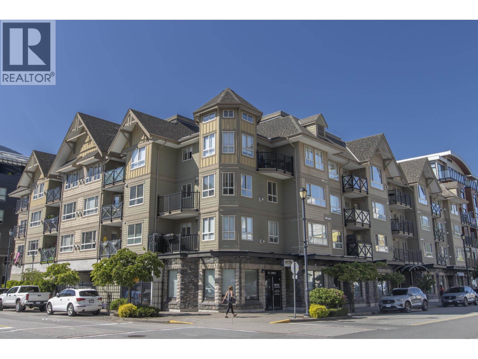 203 38003 SECOND AVENUE Squamish British Columbia Canada Sale residential Will Black RE/MAX Crest Realty, Brokerage*