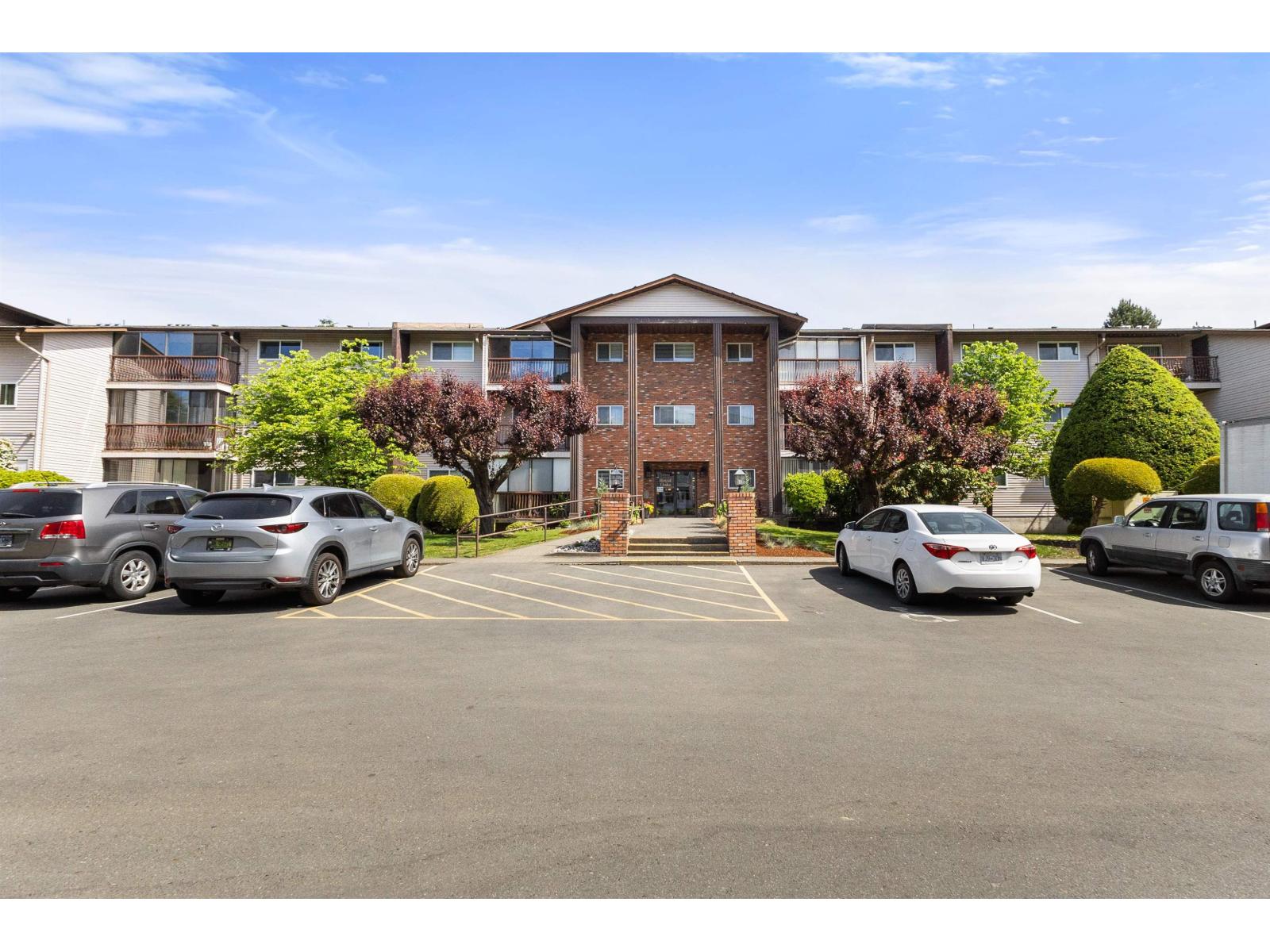102 32910 AMICUS PLACE Abbotsford British Columbia Canada Sale residential Kirandeep Gill Coldwell Banker Executives Realty