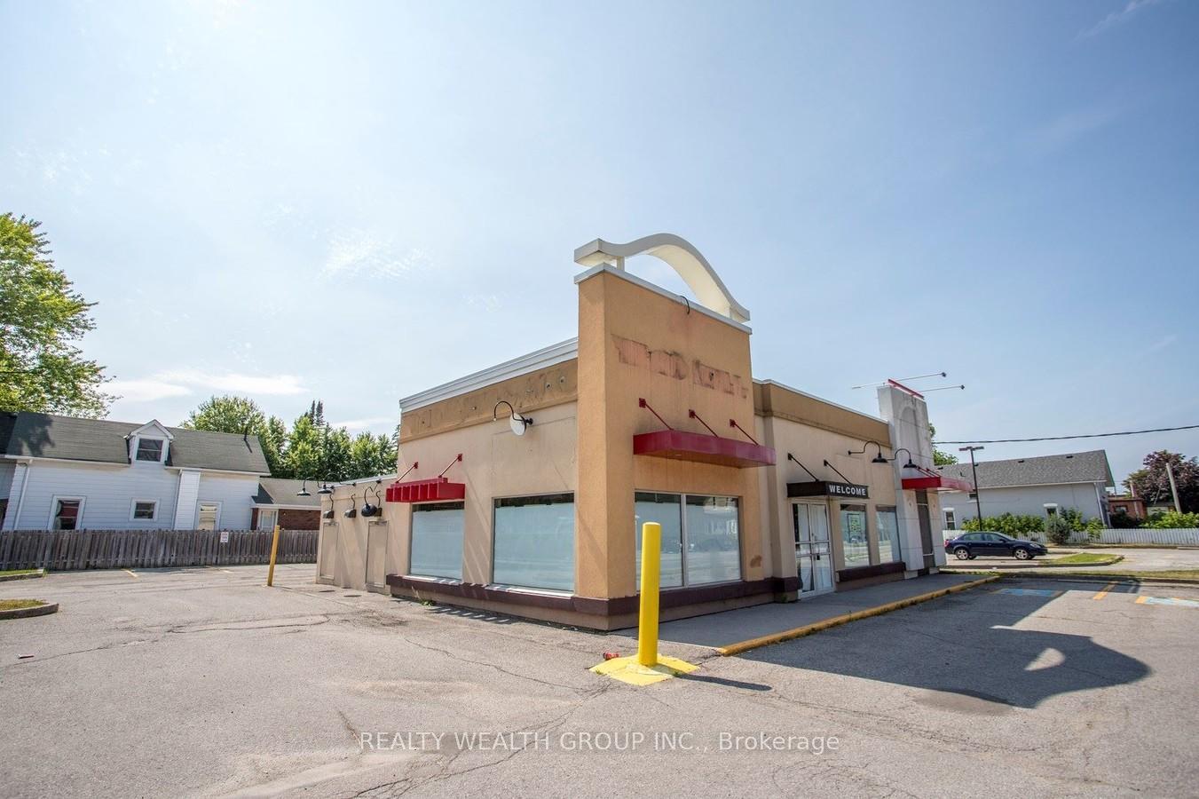 63 Lindsay Street S Kawartha Lakes Ontario Canada Sale commercial Sebastien Ballin Realty Wealth Group Inc., Brokerage