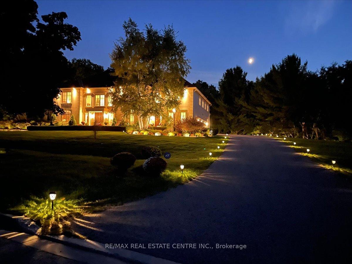 65 Kingswood Drive King Ontario Canada Sale residential Sachit Shetty RE/MAX Real Estate Centre Inc., Brokerage*