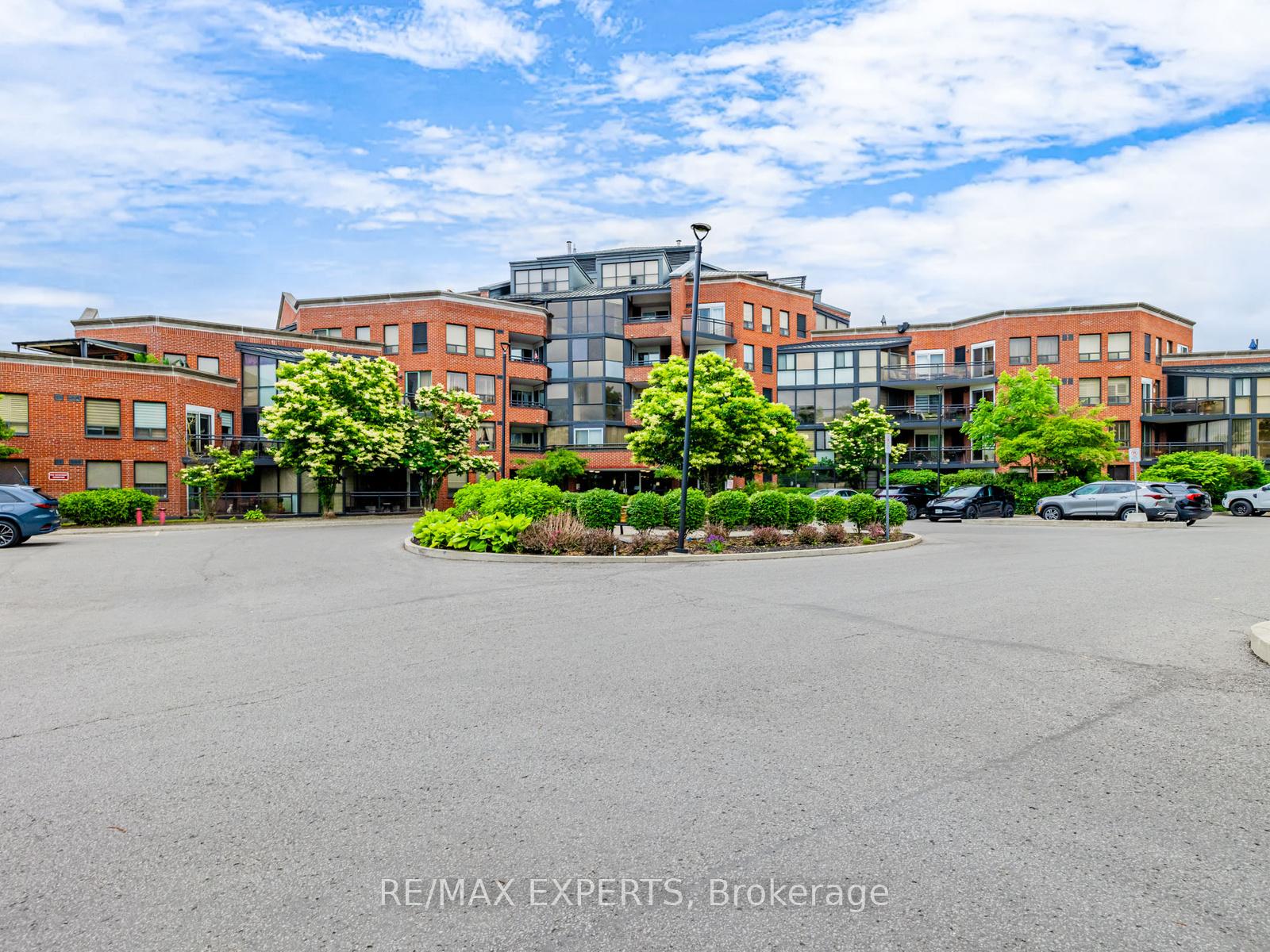 215 - 100 Arbors Lane Vaughan Ontario Canada Sale residential Francesco De Dominicis Re/Max Experts, Brokerage*
