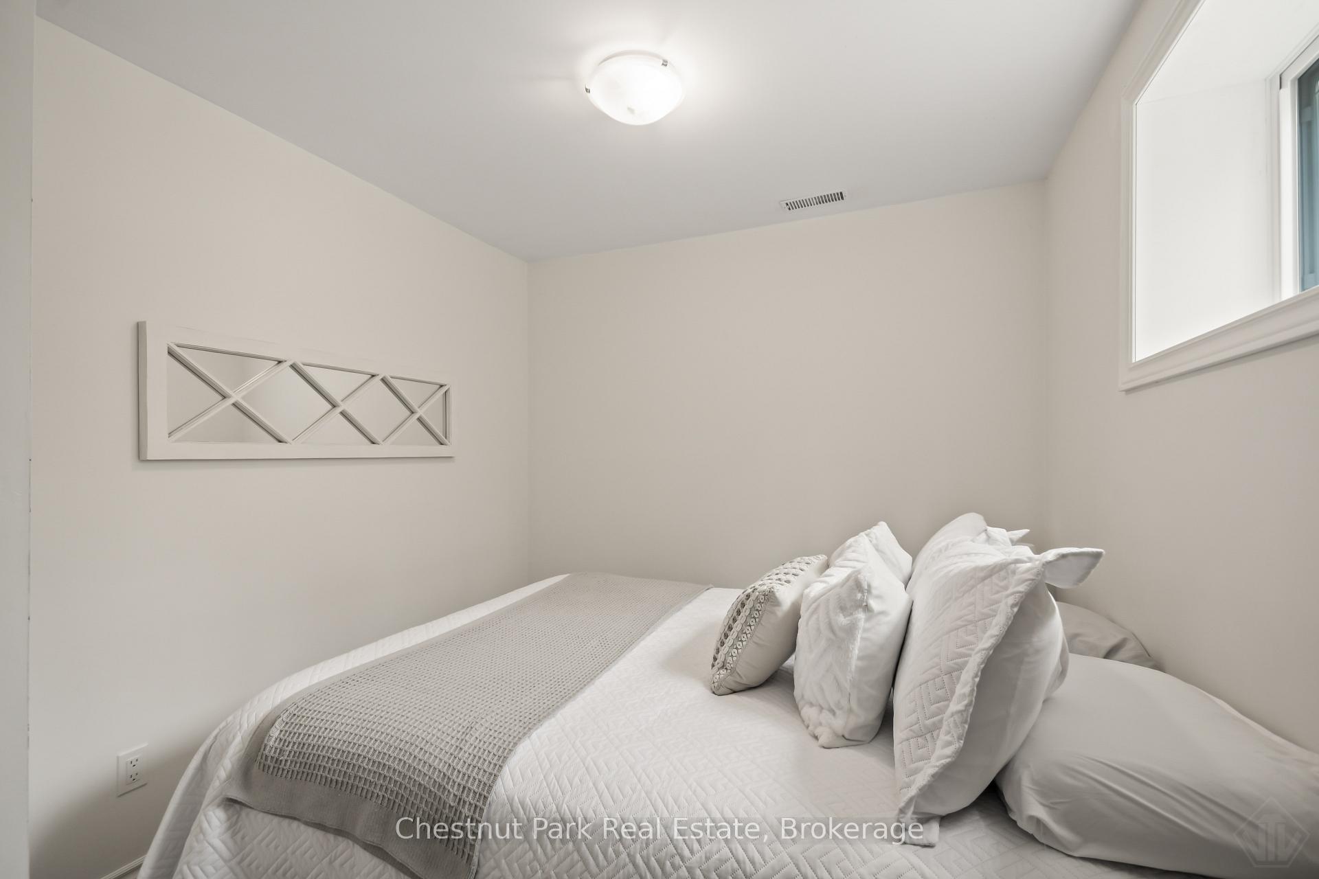 5 Bedroom Single Family Home/House's Image 14