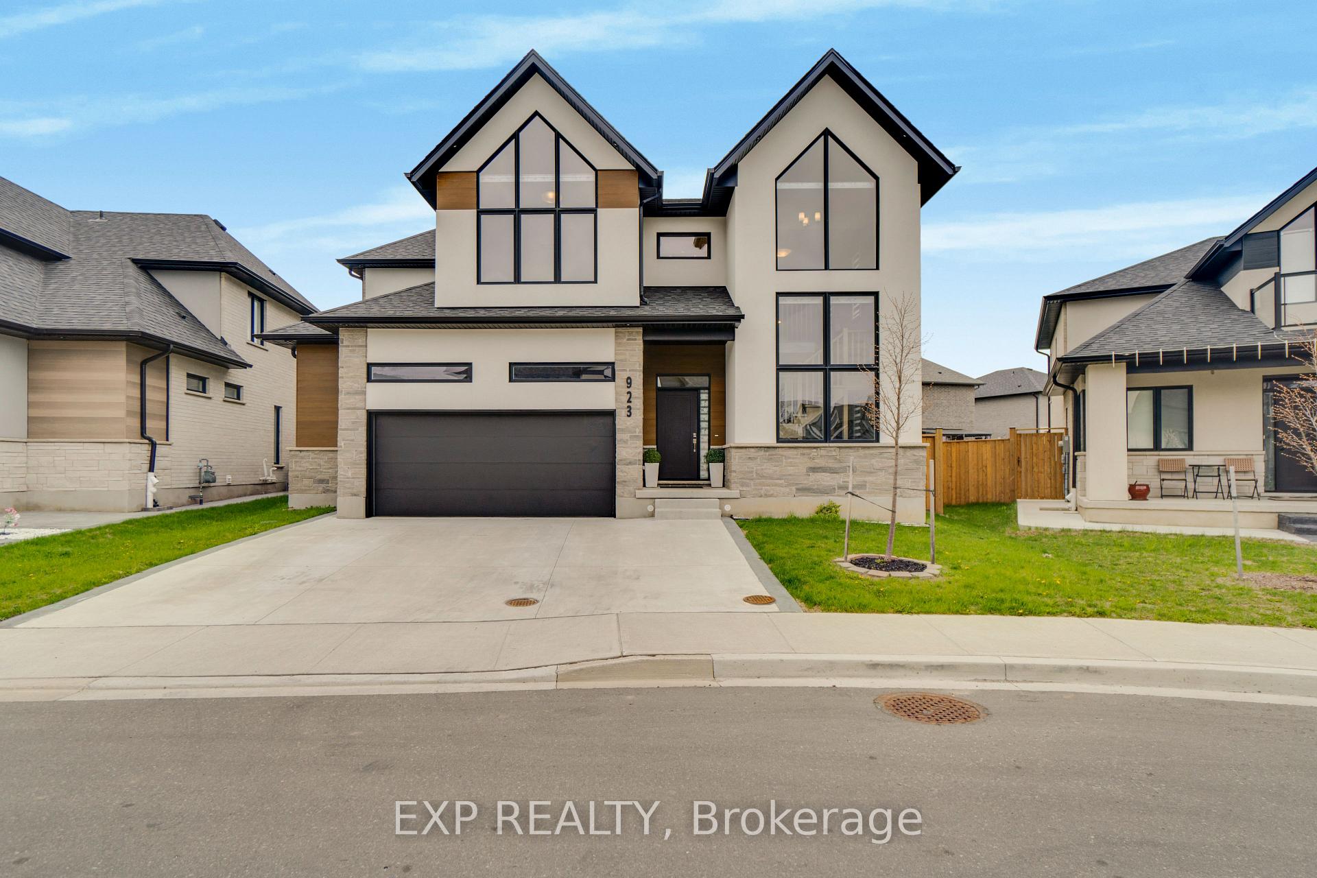 5 - 923 STONECLIFFE Walk Kitchener Ontario Canada Sale residential TEAM MIRO PEAK REALTY LTD. BROKERAGE*