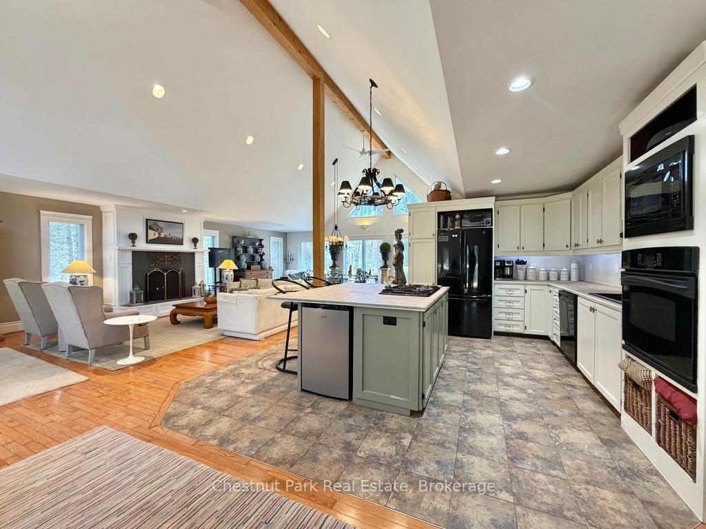 5 Bedroom Single Family Home/House's Image 14