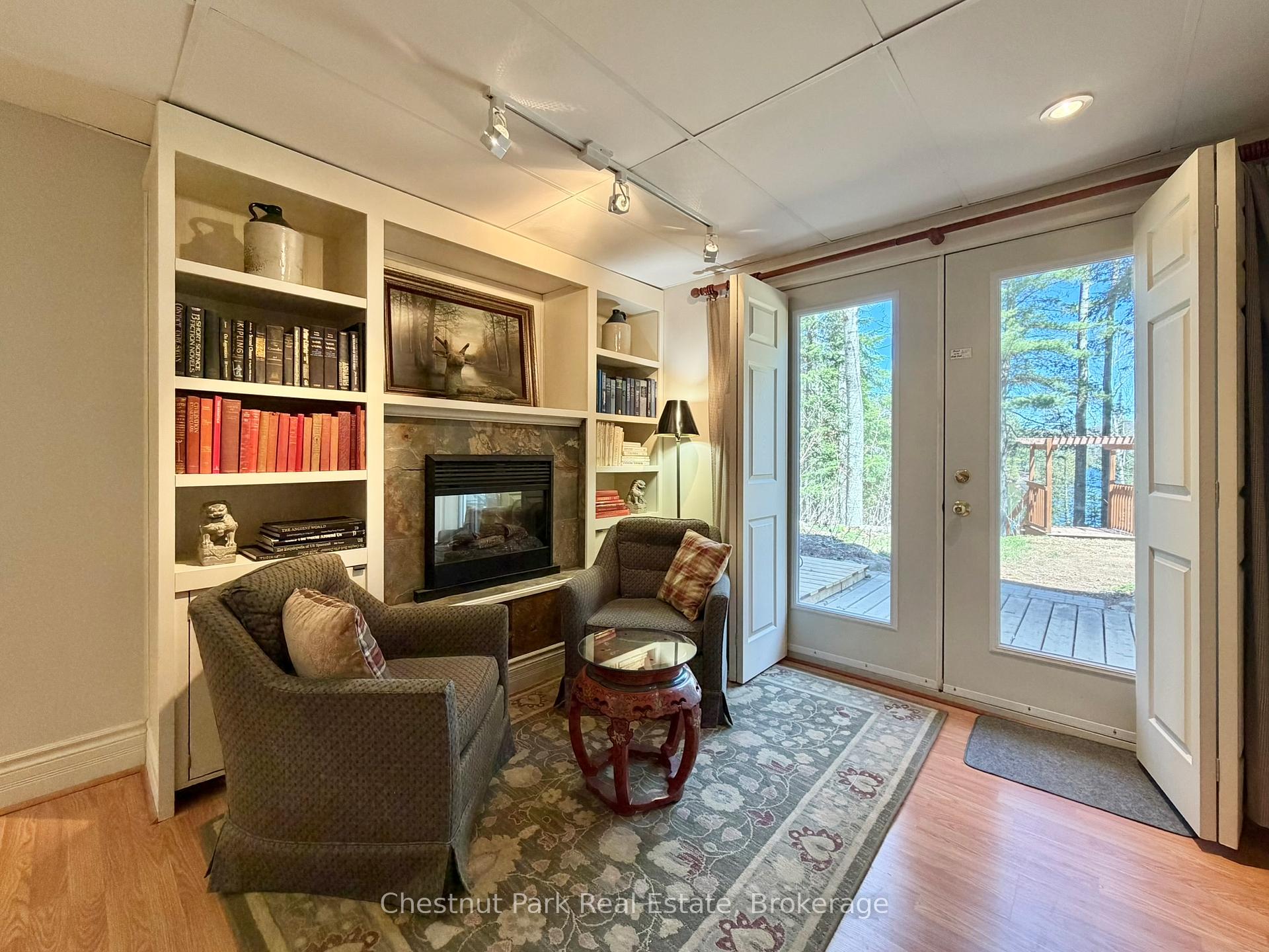 5 Bedroom Single Family Home/House's Image 33