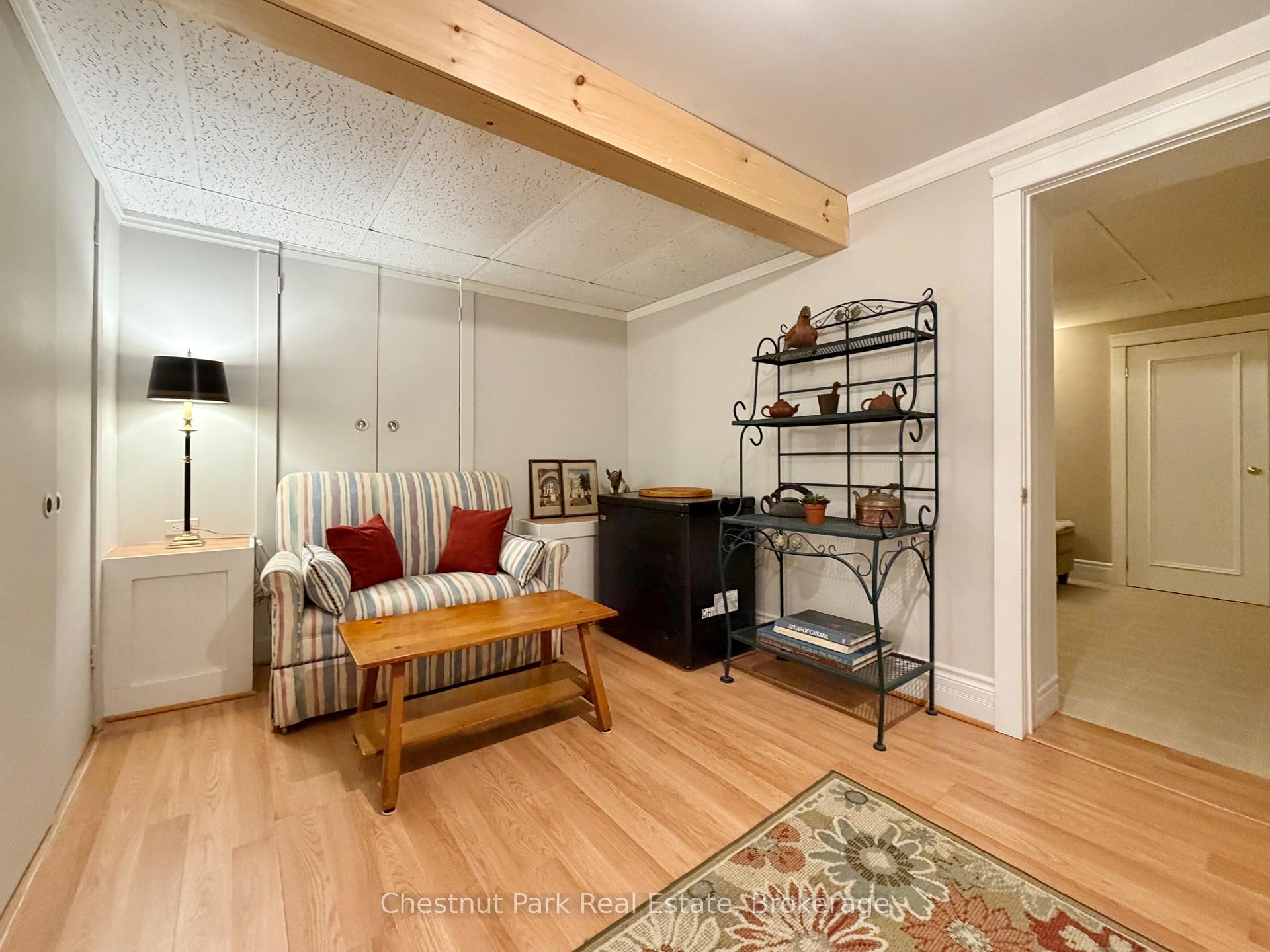 5 Bedroom Single Family Home/House's Image 36