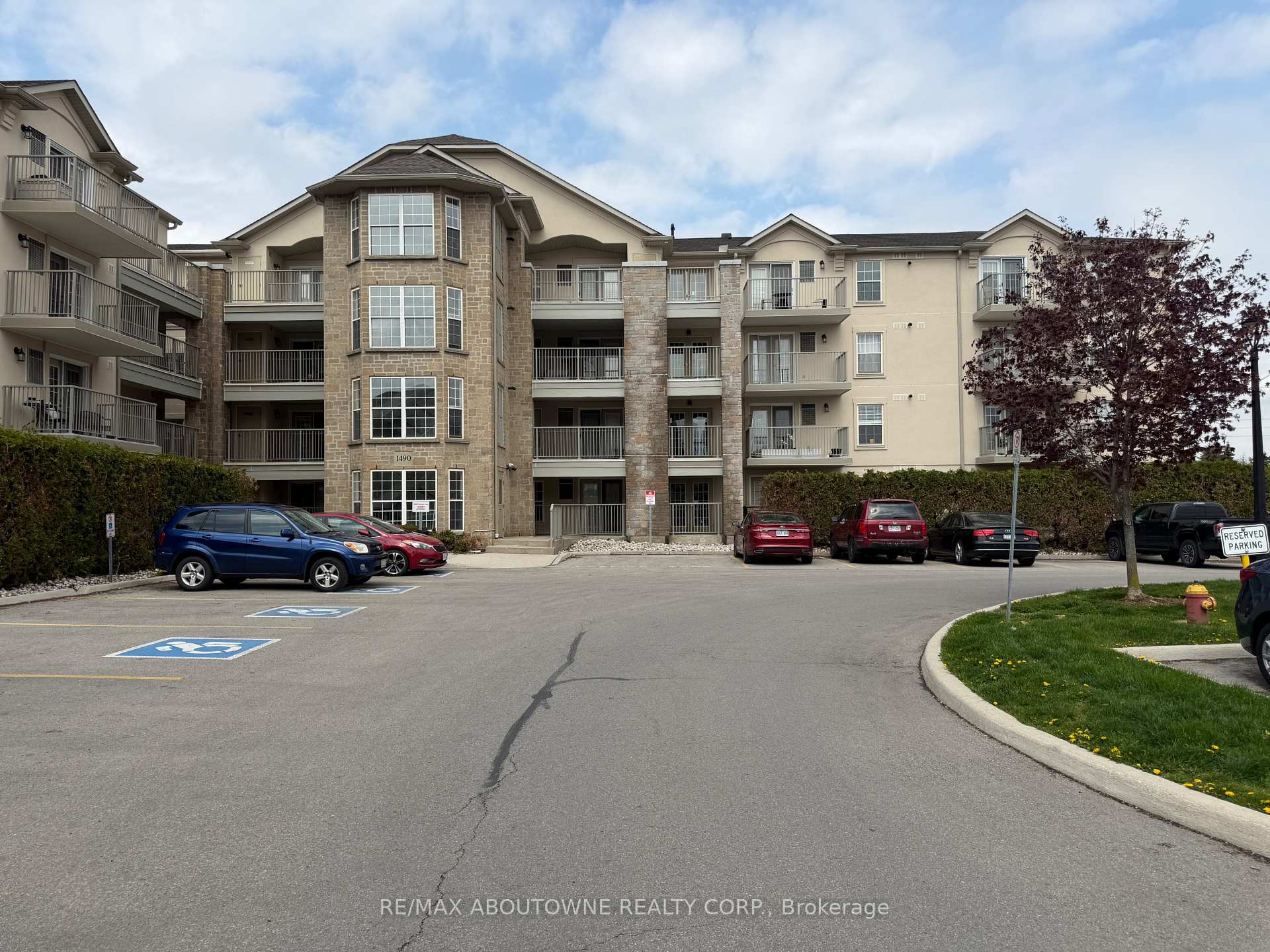 109 - 1490 Bishops Gate Oakville Ontario Canada Rent residential Syed Mehdi RE/MAX Excellence Real Estate Brokerage