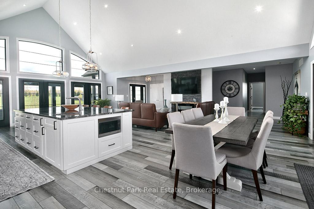5 Bedroom Single Family Home/House's Image 14