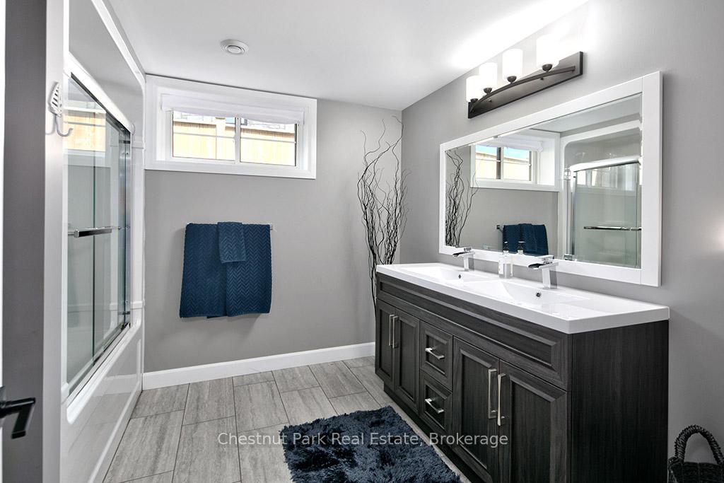 5 Bedroom Single Family Home/House's Image 40
