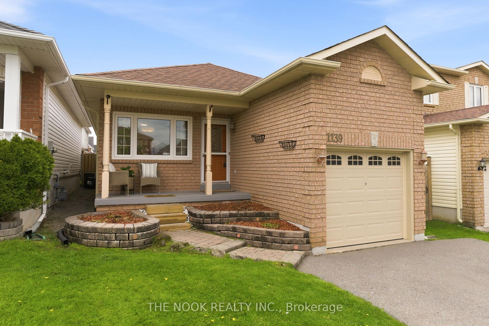 1139 Ridgemount Boulevard Oshawa Ontario Canada Sale residential Durham Bungalows McROBERT REAL ESTATE GROUP