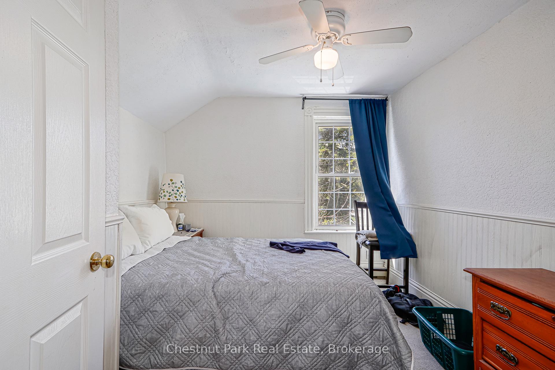 5 Bedroom Single Family Home/House's Image 17