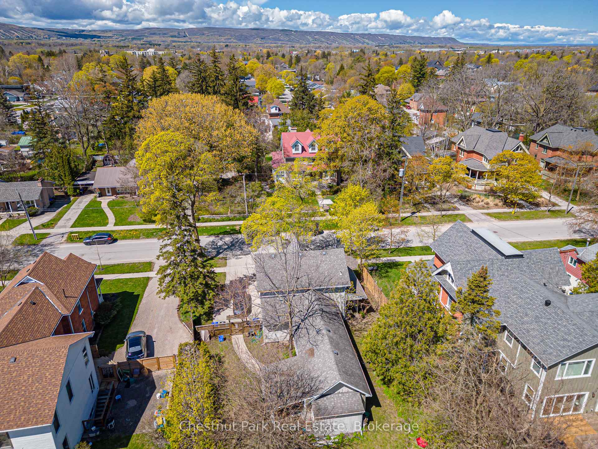 5 Bedroom Single Family Home/House's Image 38