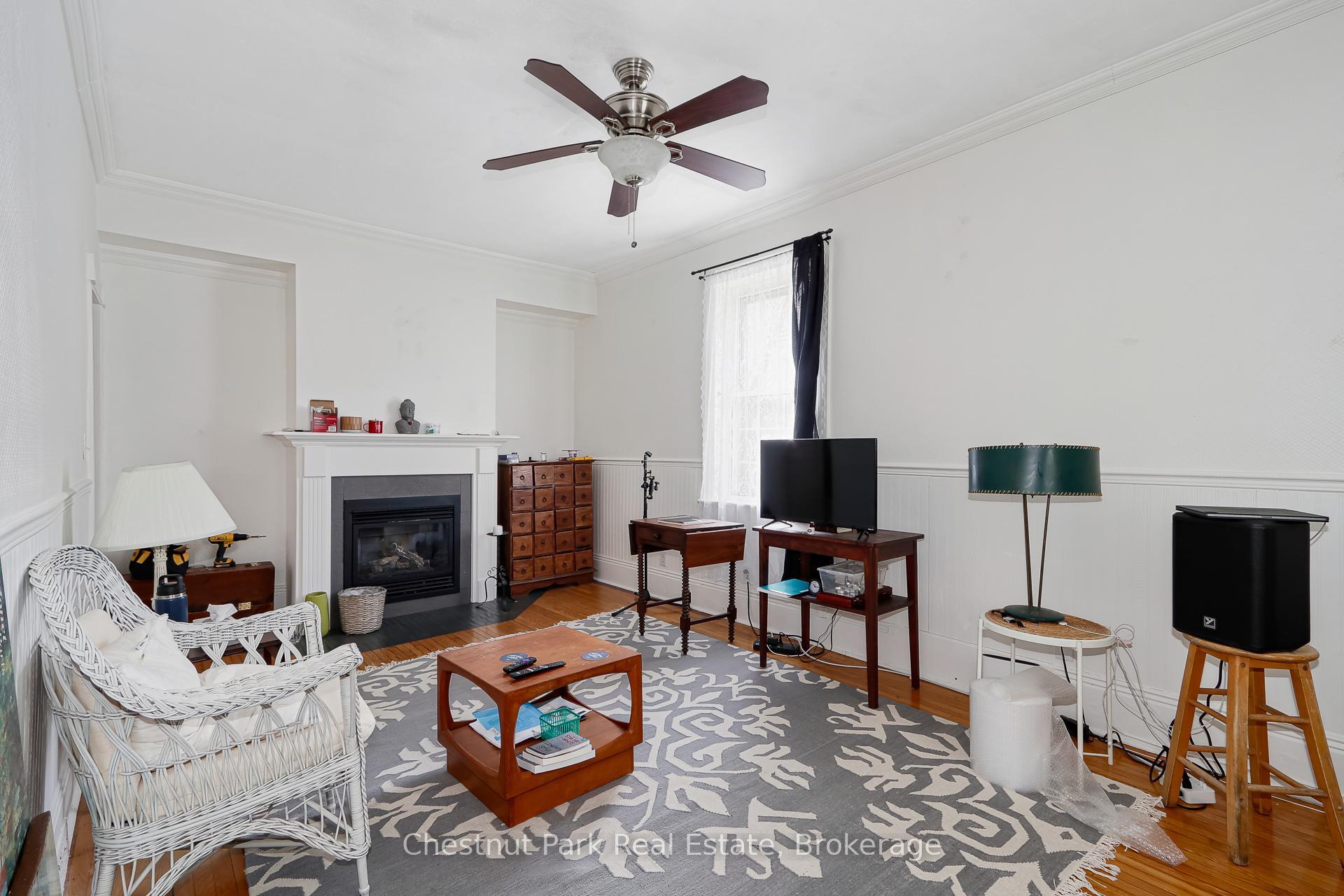5 Bedroom Single Family Home/House's Image 10